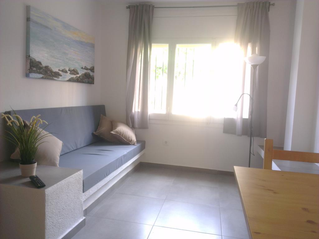 Apartaments La Riera Roses Cameră foto